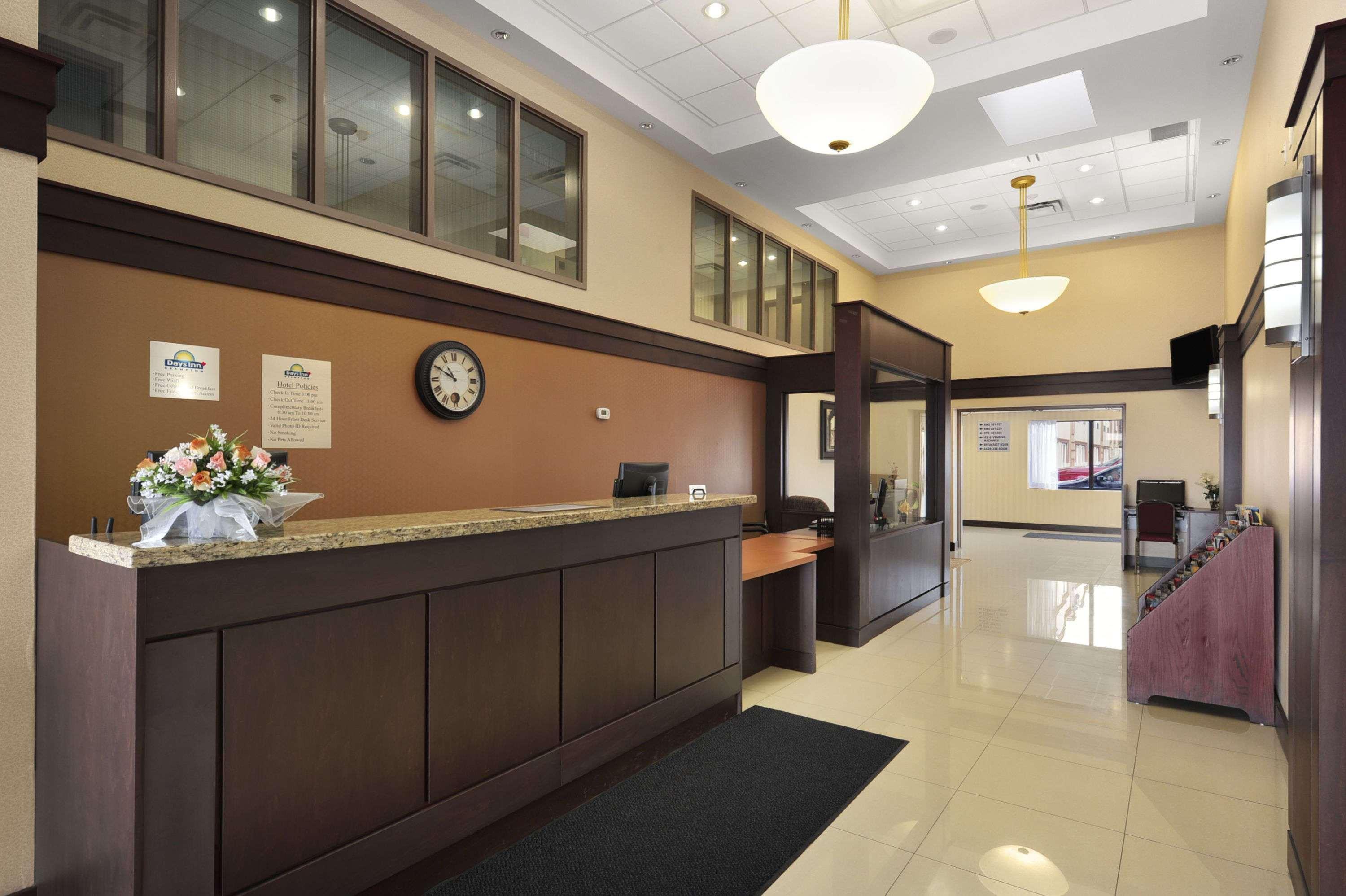 Days Inn By Wyndham Brampton Zewnętrze zdjęcie